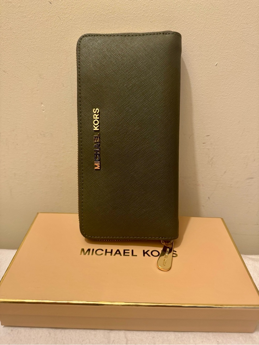 Michael Kors Jet Set Travel Large Continental Zip Around Wallet - Olive Green